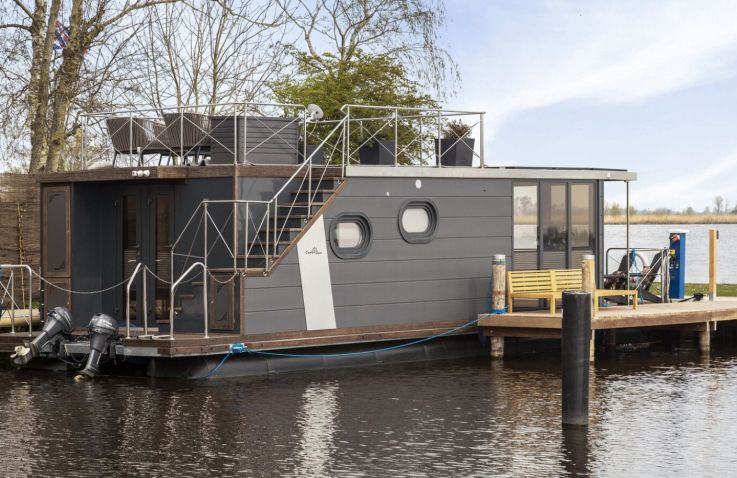 Welcome In – Houseboats Friesland